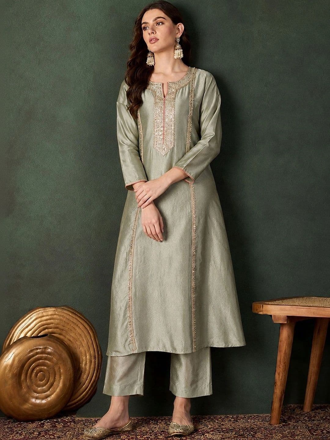 Sangria Women Ethnic Motifs Embroidered Regular Thread Work Kurta with Trousers & With Dupatta thumbnail 3