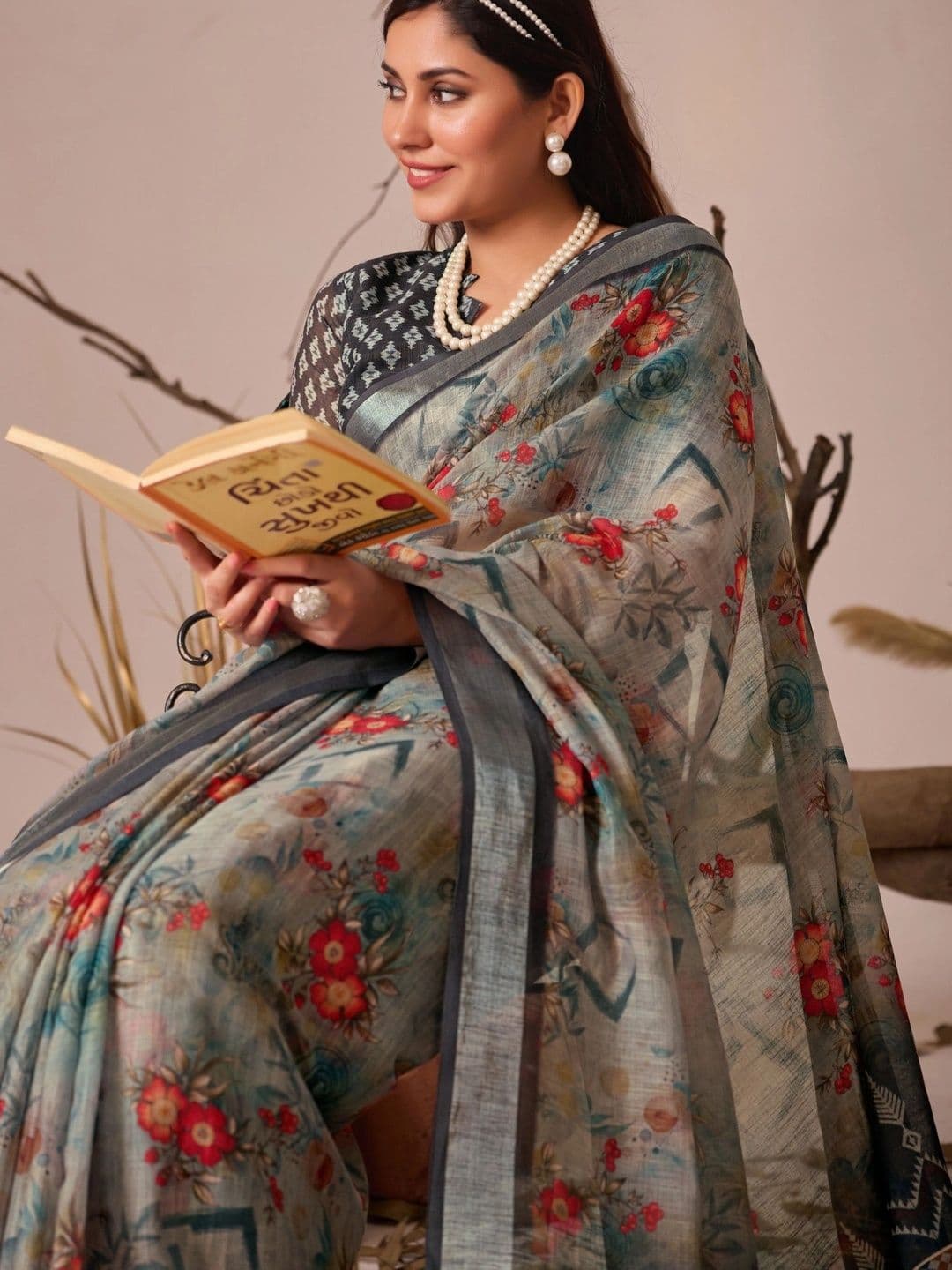 Moda Rapido Floral Zari Linen Blend Designer Patola Saree thumbnail 4