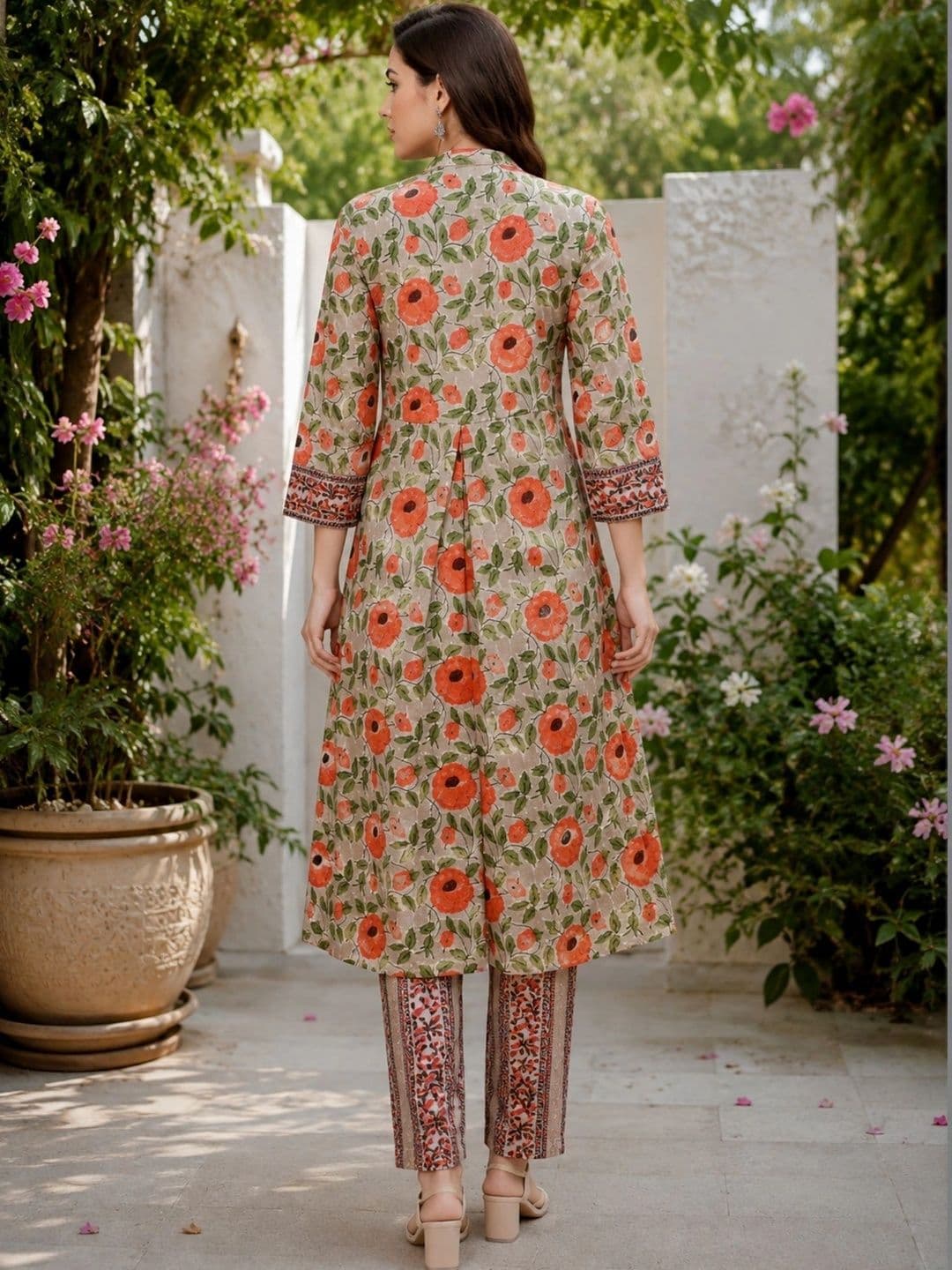 NAVYAAZRI Women Floral Printed Regular Pure Cotton Kurta with Trousers thumbnail 2
