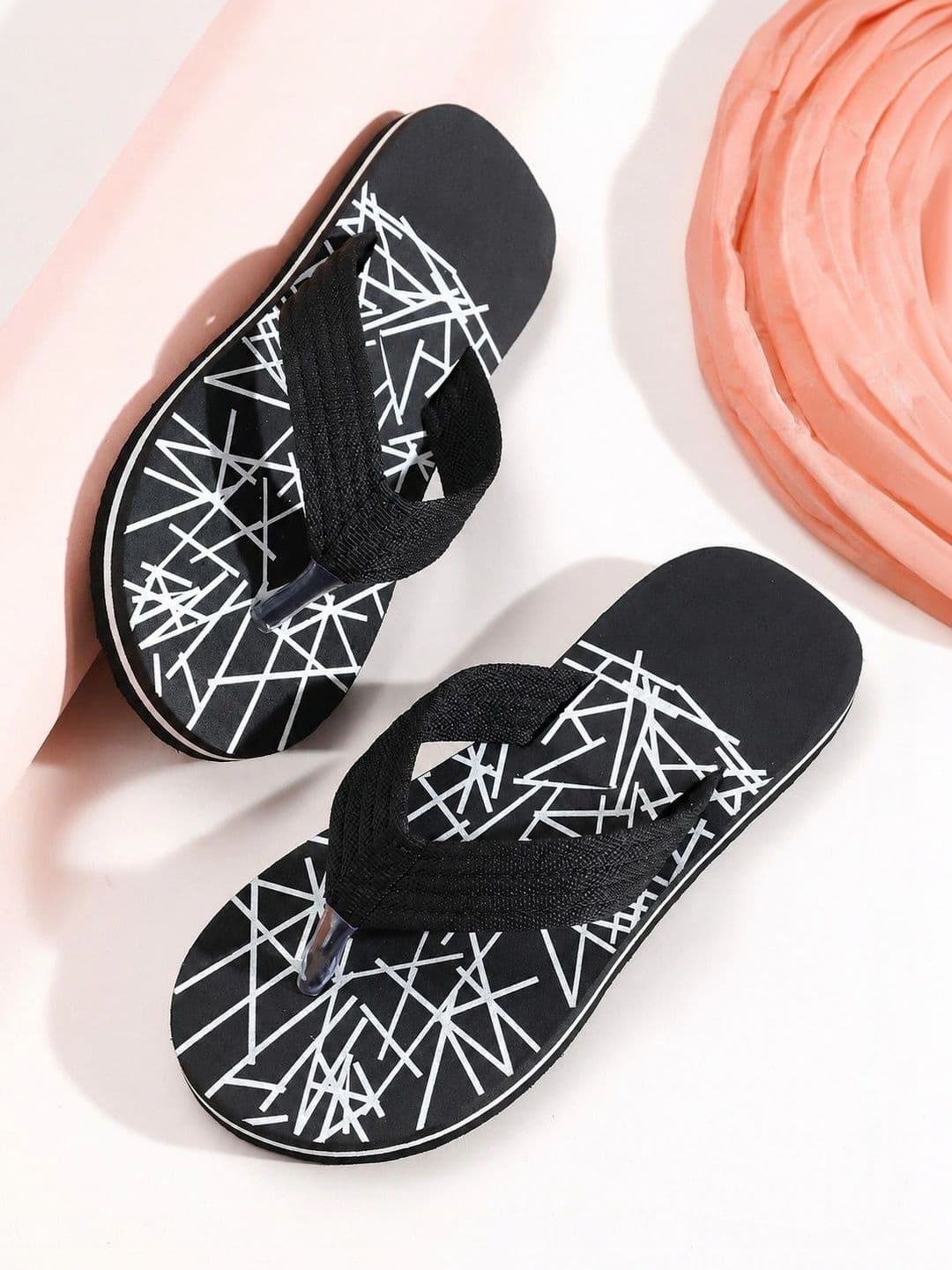 ENRIZZ Men Printed Thong Flip-Flops - view 1