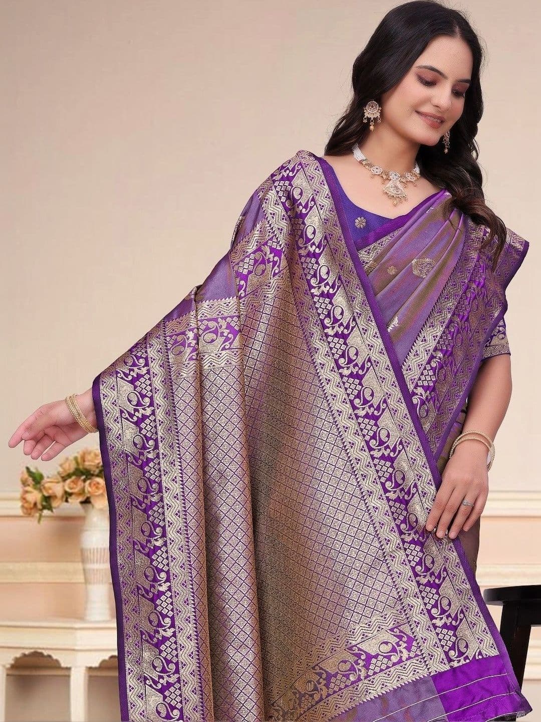 RANGREET Ethnic Motifs Zari Saree thumbnail 3