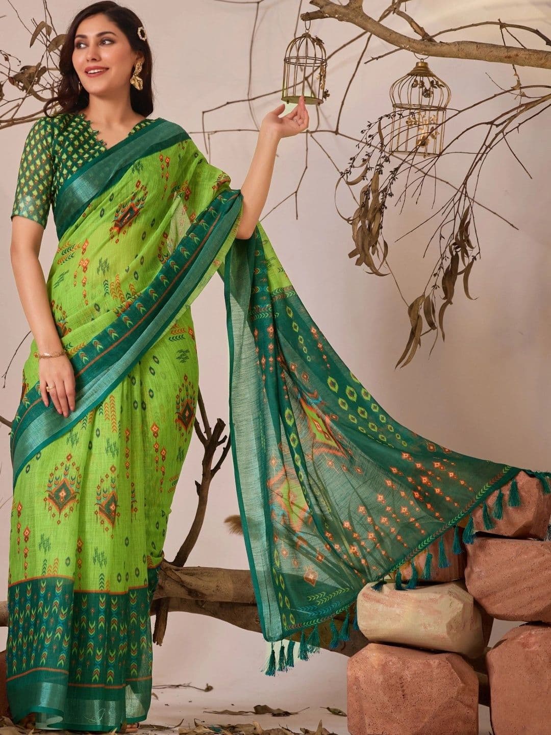 Moda Rapido Ethnic Motifs Linen Blend Designer Patola Saree thumbnail 6
