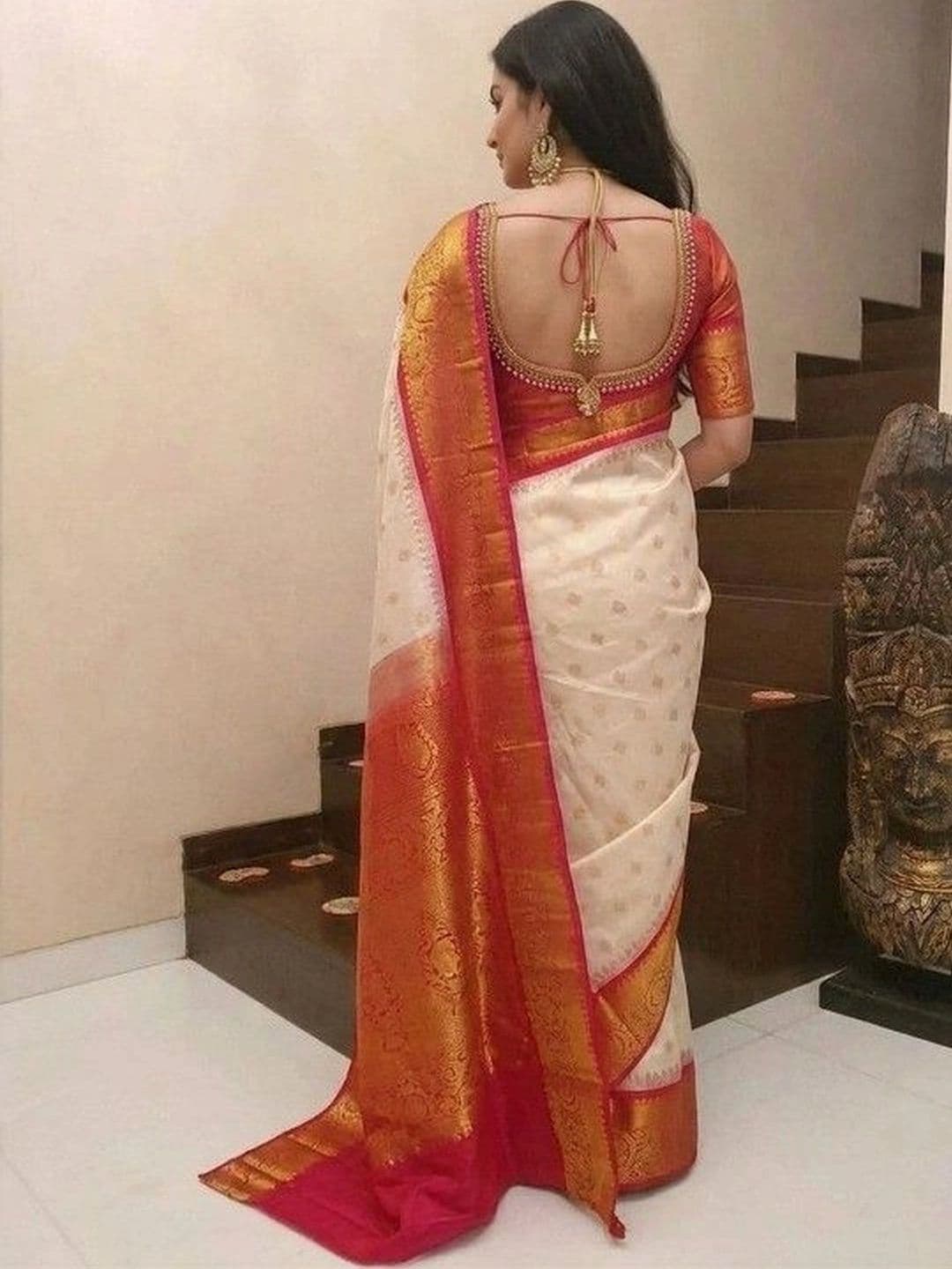 Milvia Ethnic Motifs Zari Silk Blend Designer Banarasi Saree thumbnail 5