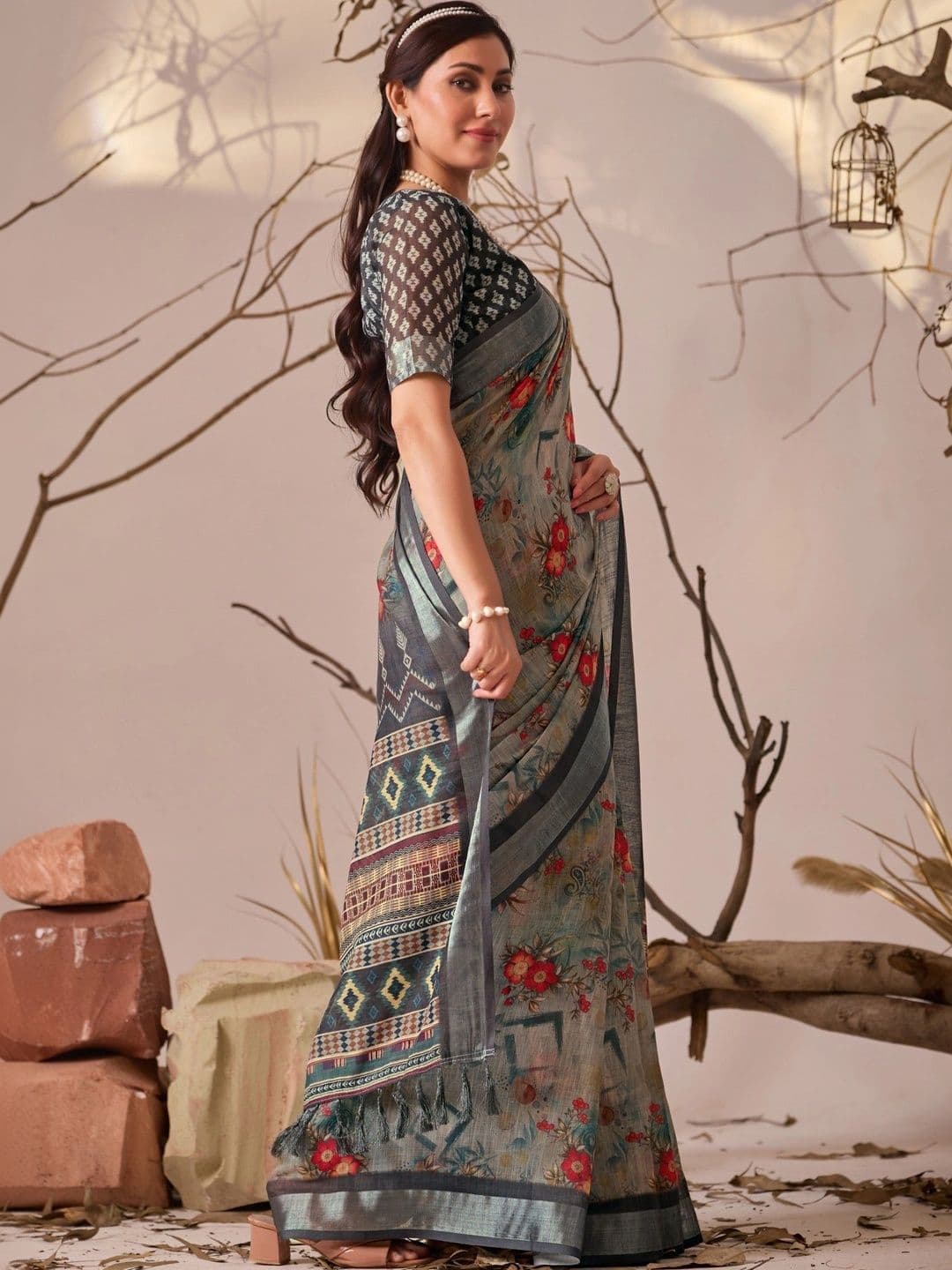 Moda Rapido Floral Zari Linen Blend Designer Patola Saree thumbnail 3