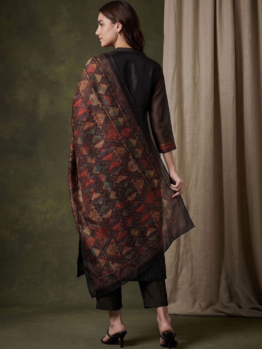 Sangria Women Ethnic Motifs Regular Thread Work Chanderi Silk Kurta with Trousers & With Dupatta thumbnail 6