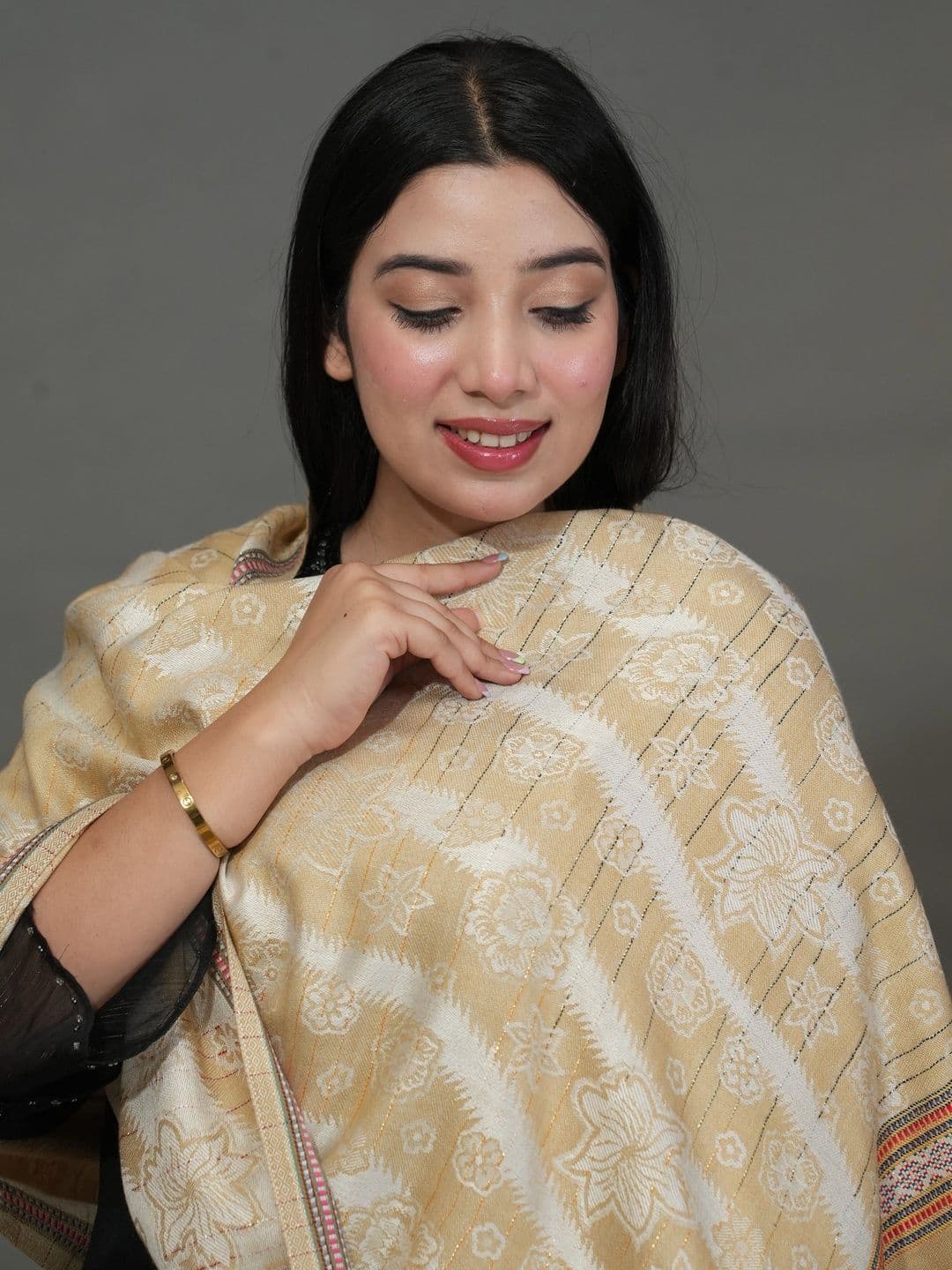 SHIFNEEN Women Floral Woven Design Acrylic Shawl thumbnail 4