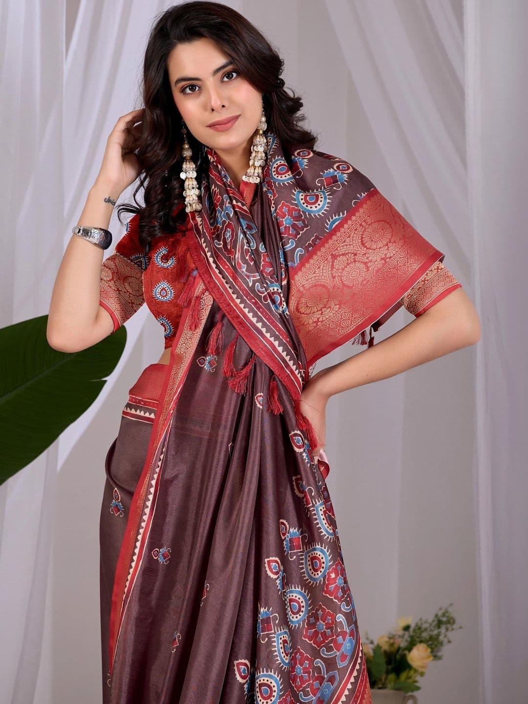 Moda Rapido Ethnic Motifs Zari Silk Blend Designer Saree thumbnail 3