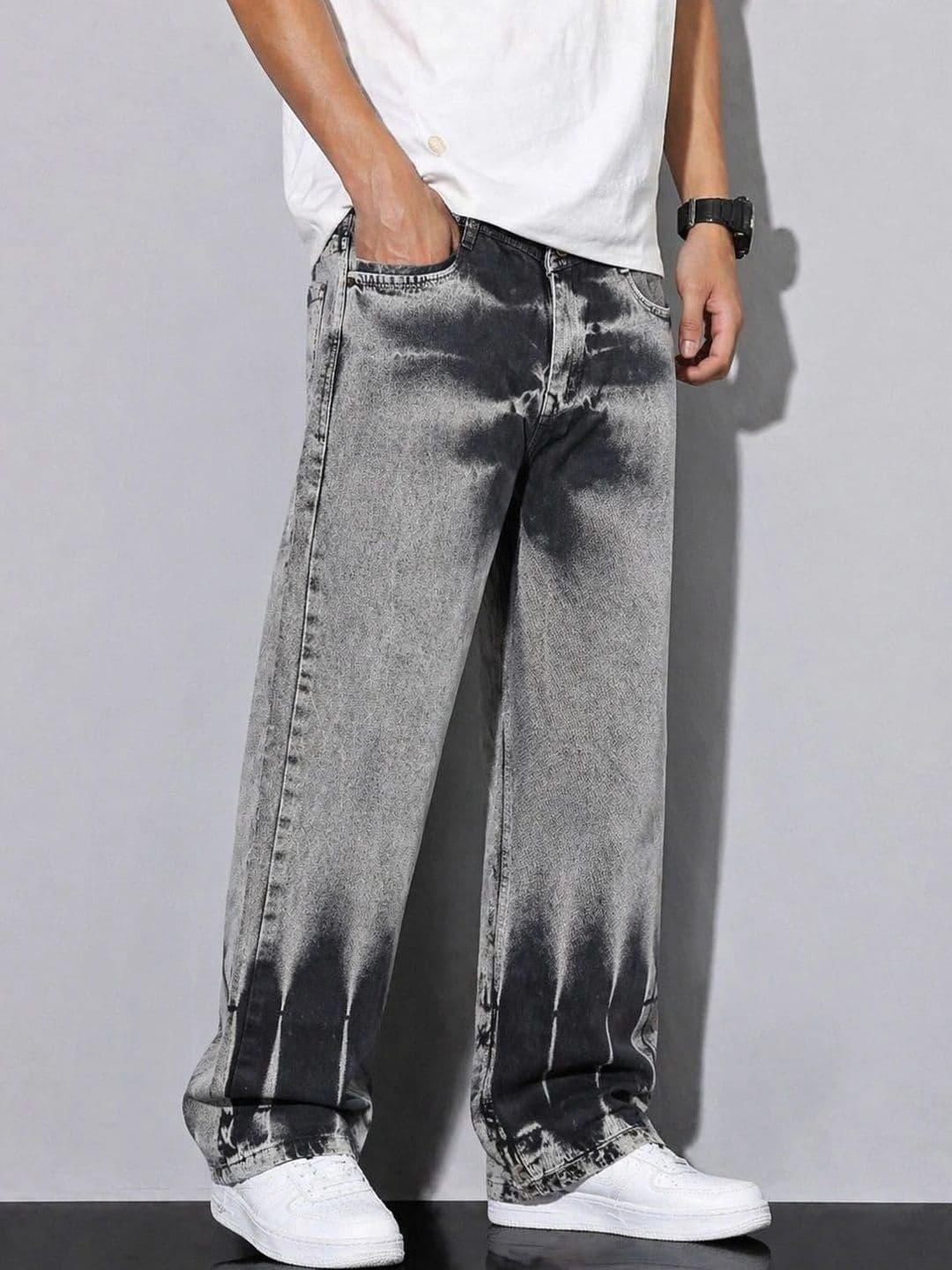 VERTICALS Men Straight Fit Mid-Rise Jeans thumbnail 4