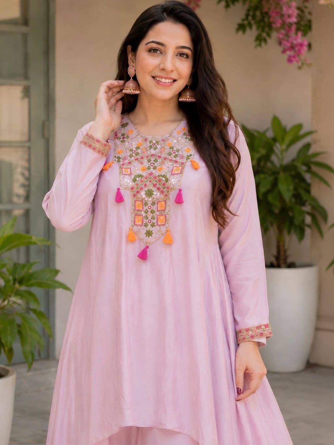 Tankori Women Ethnic Motifs Embroidered Layered Thread Work Kurta with Palazzos thumbnail 2