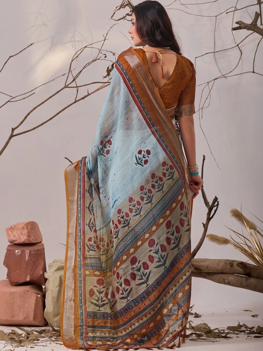 Moda Rapido Floral Linen Blend Designer Saree thumbnail 3