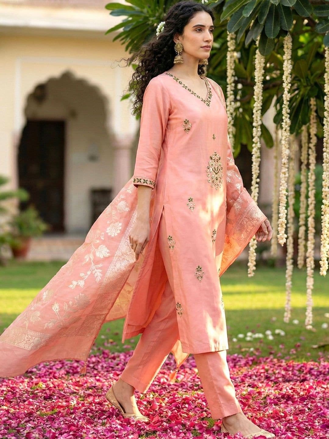SHRI VANYA CREATION Women Ethnic Motifs Embroidered Regular Thread Work Chanderi Silk Kurta with Trousers & thumbnail 2