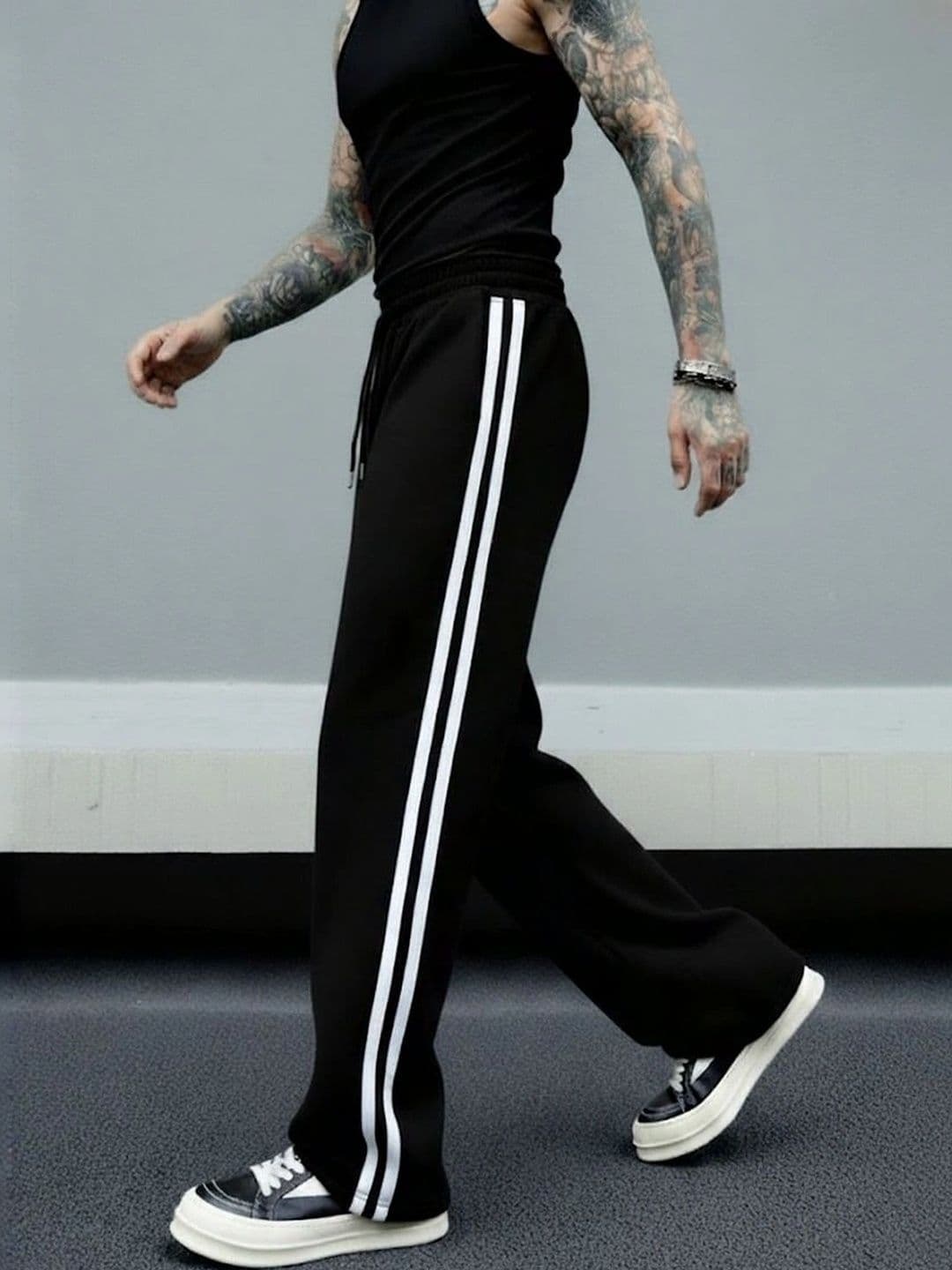 Daphne Maurier Men Regular Fit Training Track Pants thumbnail 2
