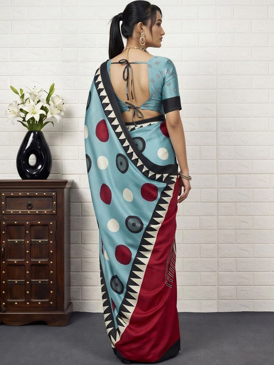 Anouk Ethnic Motifs Satin Designer Saree thumbnail 2