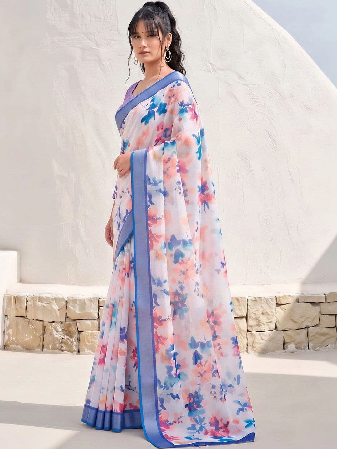 Anouk Floral Zari Designer Saree thumbnail 7