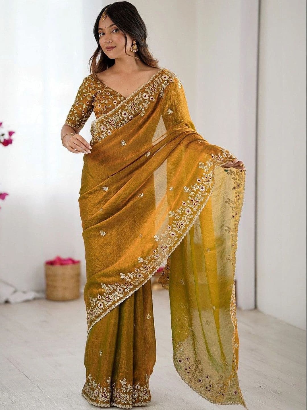 Fashorama Embellished Embroidered Silk Blend Designer Saree thumbnail 2