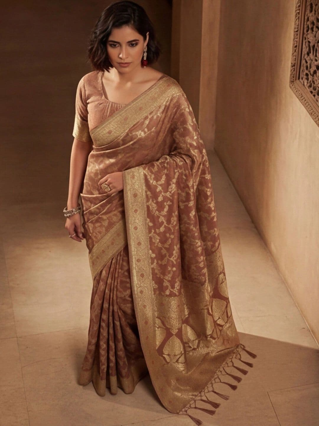Anouk Rustic Woven Design Zari Silk Blend Designer Banarasi Saree thumbnail 3