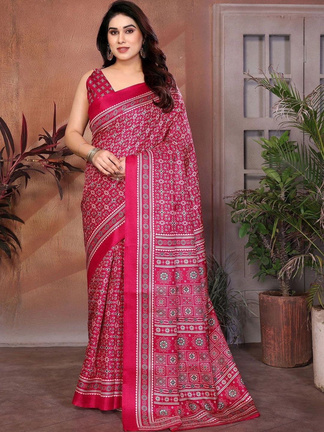 JANOI Art Silk Saree thumbnail 5