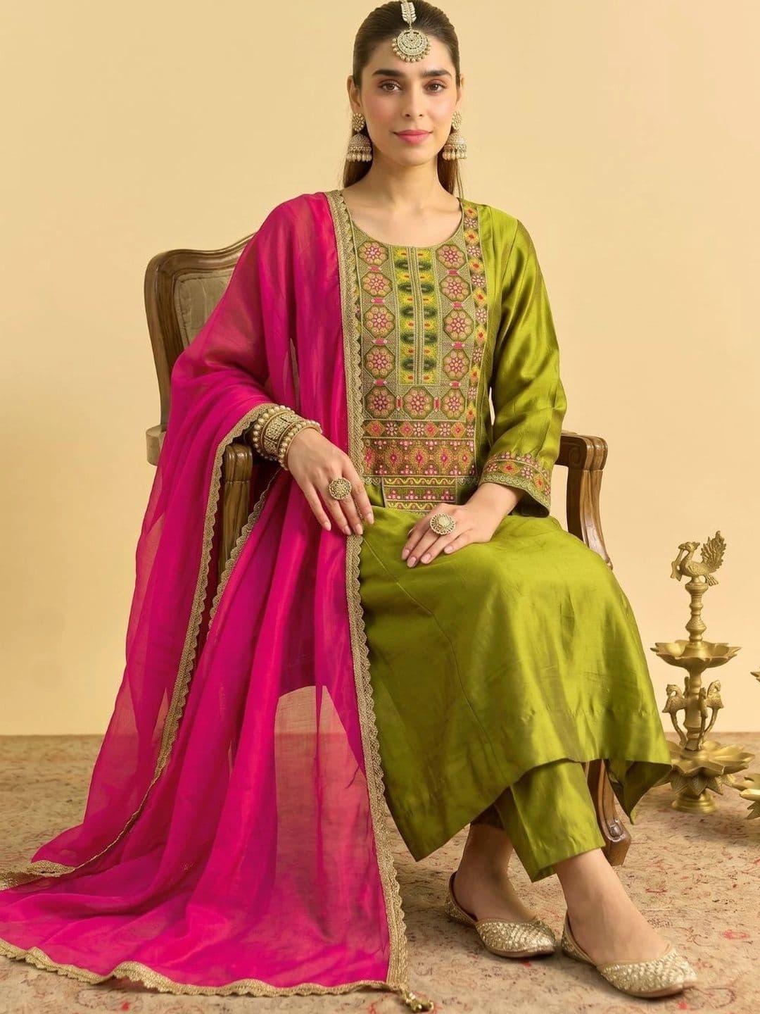 HERE&NOW Women Ethnic Motifs Embroidered Regular Thread Work Pure Silk Kurta with Trousers & With Dupatta thumbnail 2