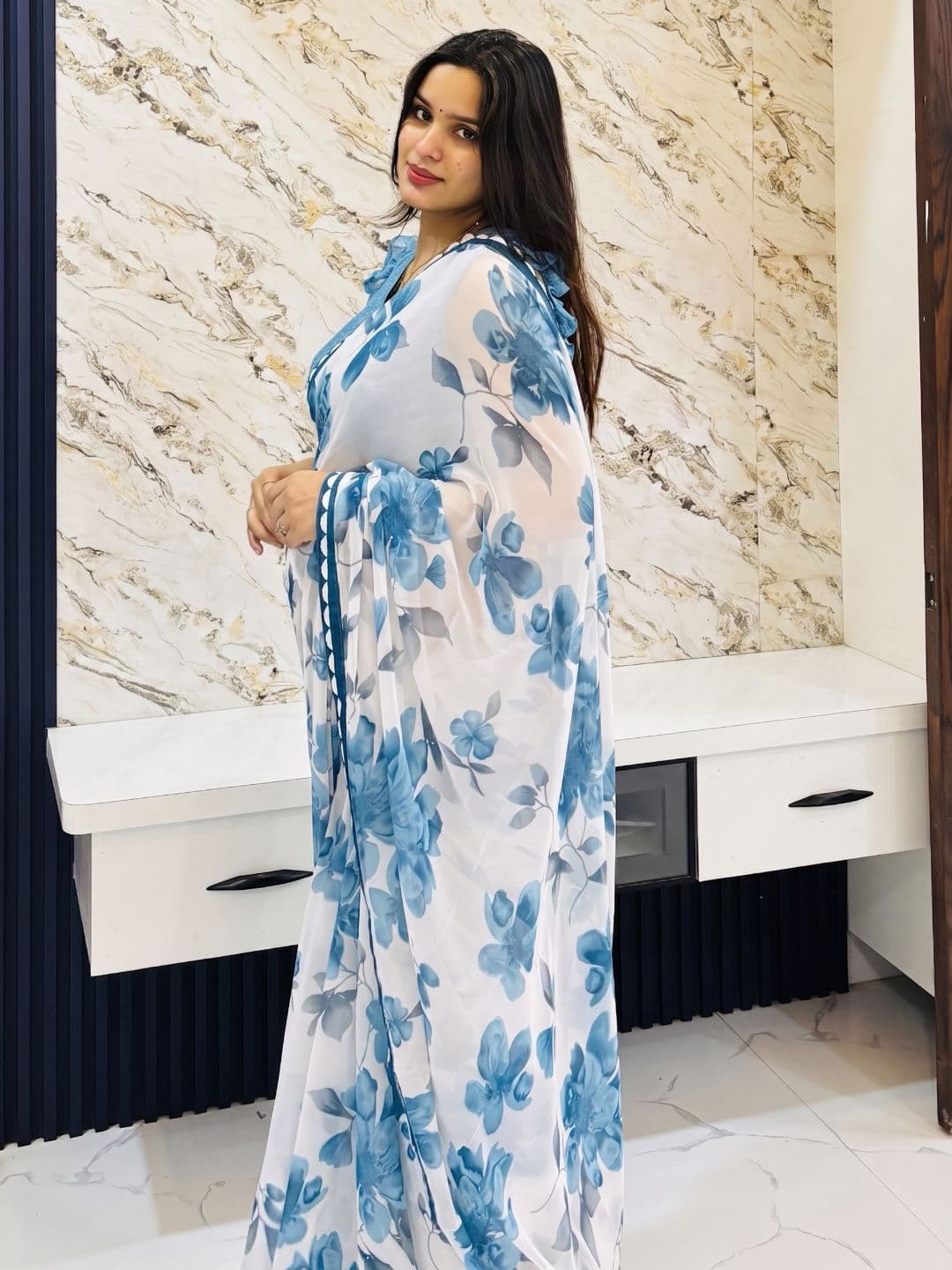 TELIRAJ FASHIONS Floral Pure Georgette Designer Block Print Saree thumbnail 3