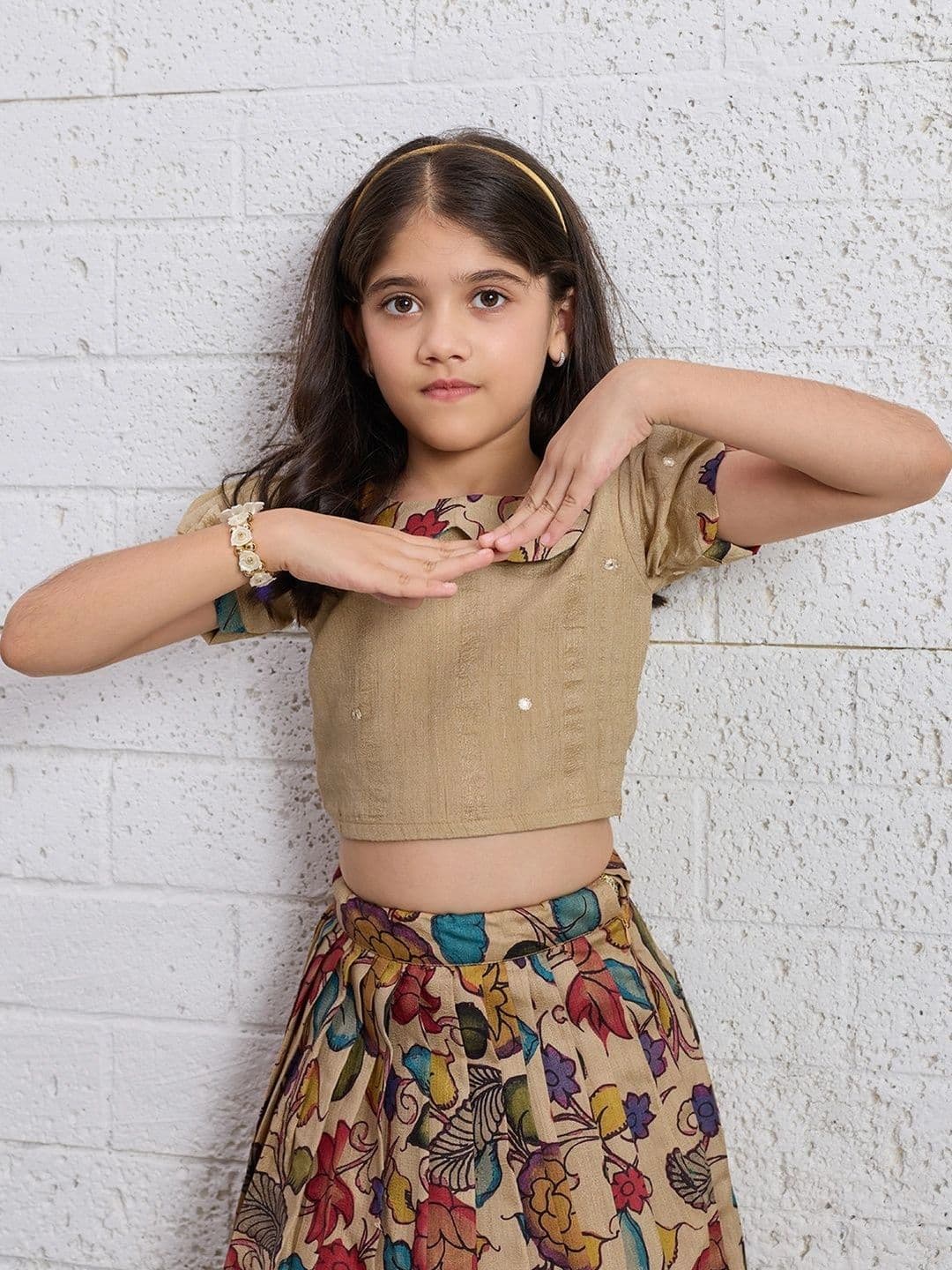 Tasarika Girls Embellished Sequinned Kalamkari Ready to Wear Lehenga & thumbnail 7