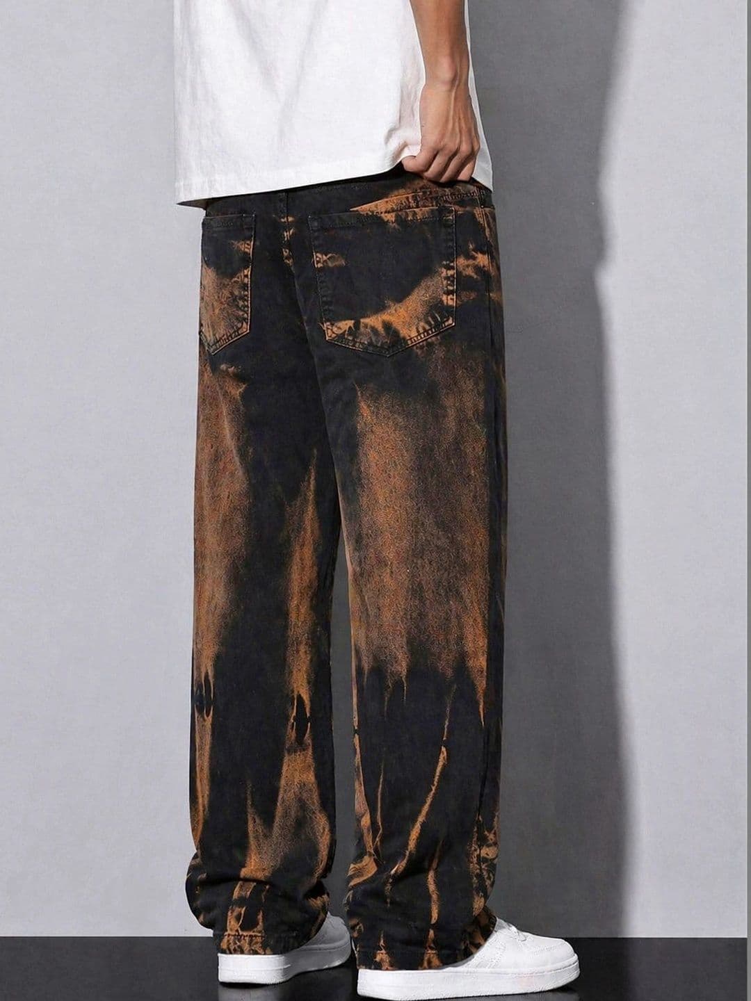 VERTICALS Men Straight Fit Mid-Rise Jeans thumbnail 4