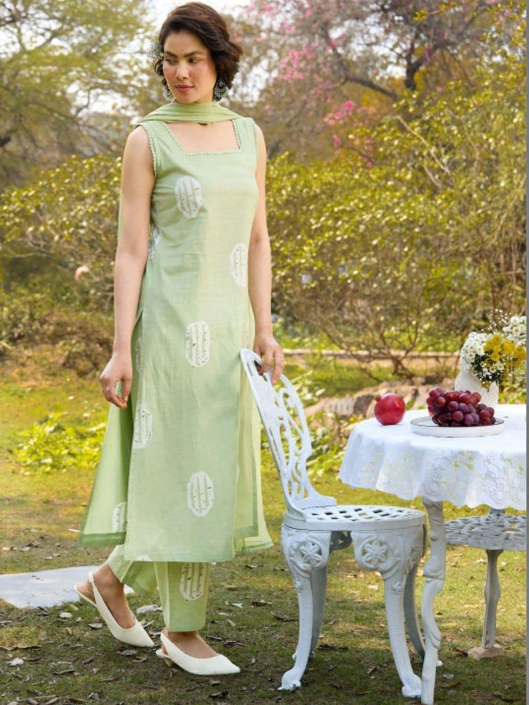 BrownEra Women Ethnic Motifs Printed Regular Pure Cotton Kurta Trousers & Dupatta thumbnail 6