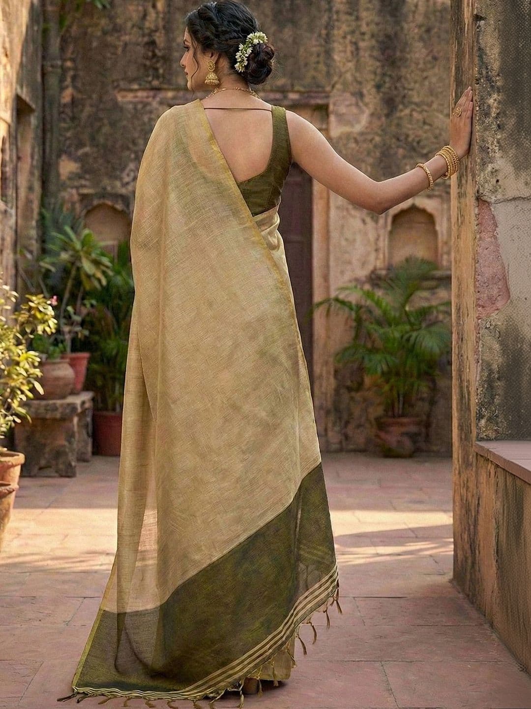 Mitera Tissue Saree thumbnail 3