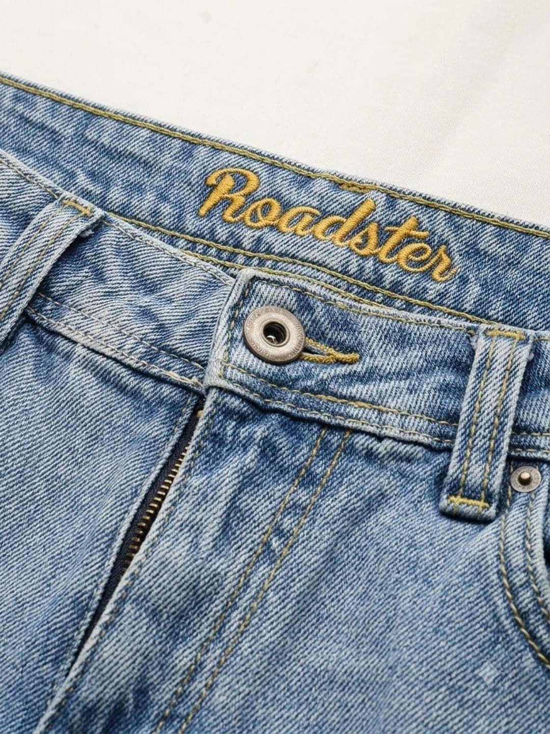 Roadster Men Relaxed Fit Mid-Rise Light Fade Jeans thumbnail 6