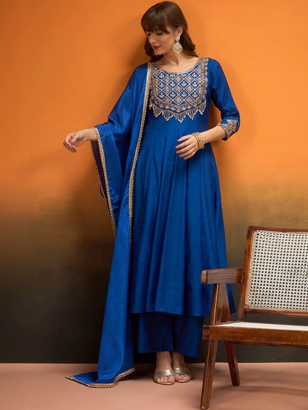 Honky Tonky Women Ethnic Motifs Embroidered Regular Gotta Patti Kurta with Trousers & With Dupatta thumbnail 2