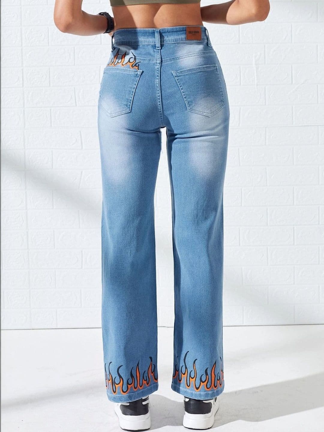 DOLCE CRUDO Women Straight Fit Mid-Rise Light Fade Embroidered Stretchable Jeans thumbnail 3