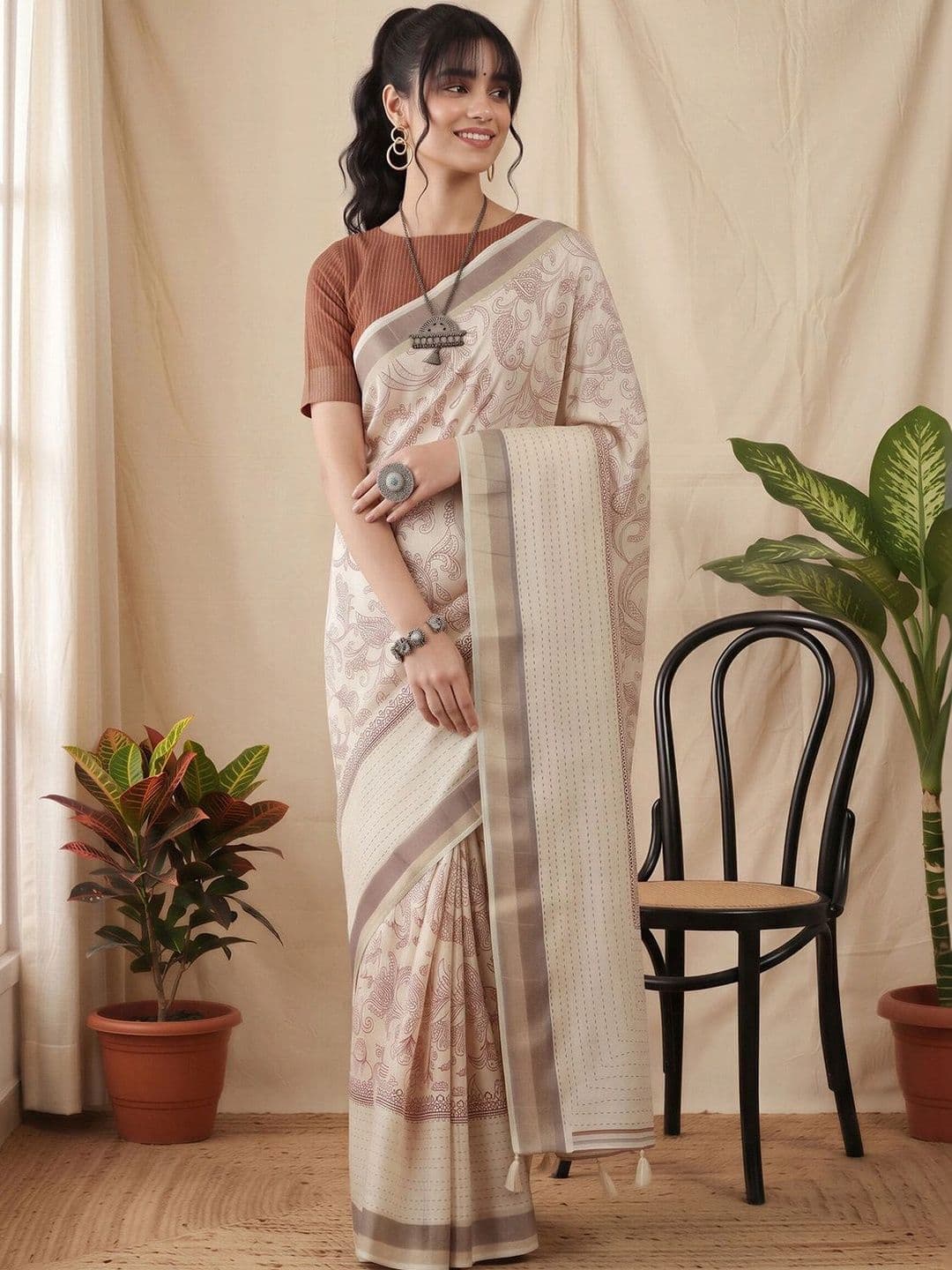 Anouk Embellished Silk Cotton Designer Chanderi Saree thumbnail 2