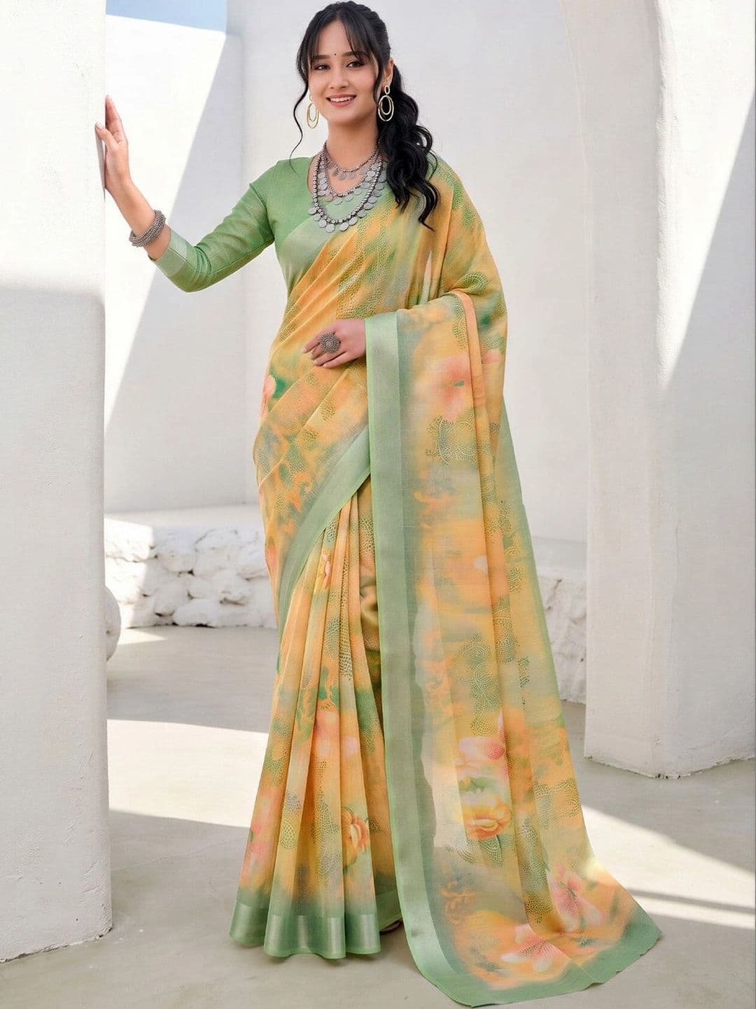 Anouk Floral Zari Fusion Block Print Saree thumbnail 6