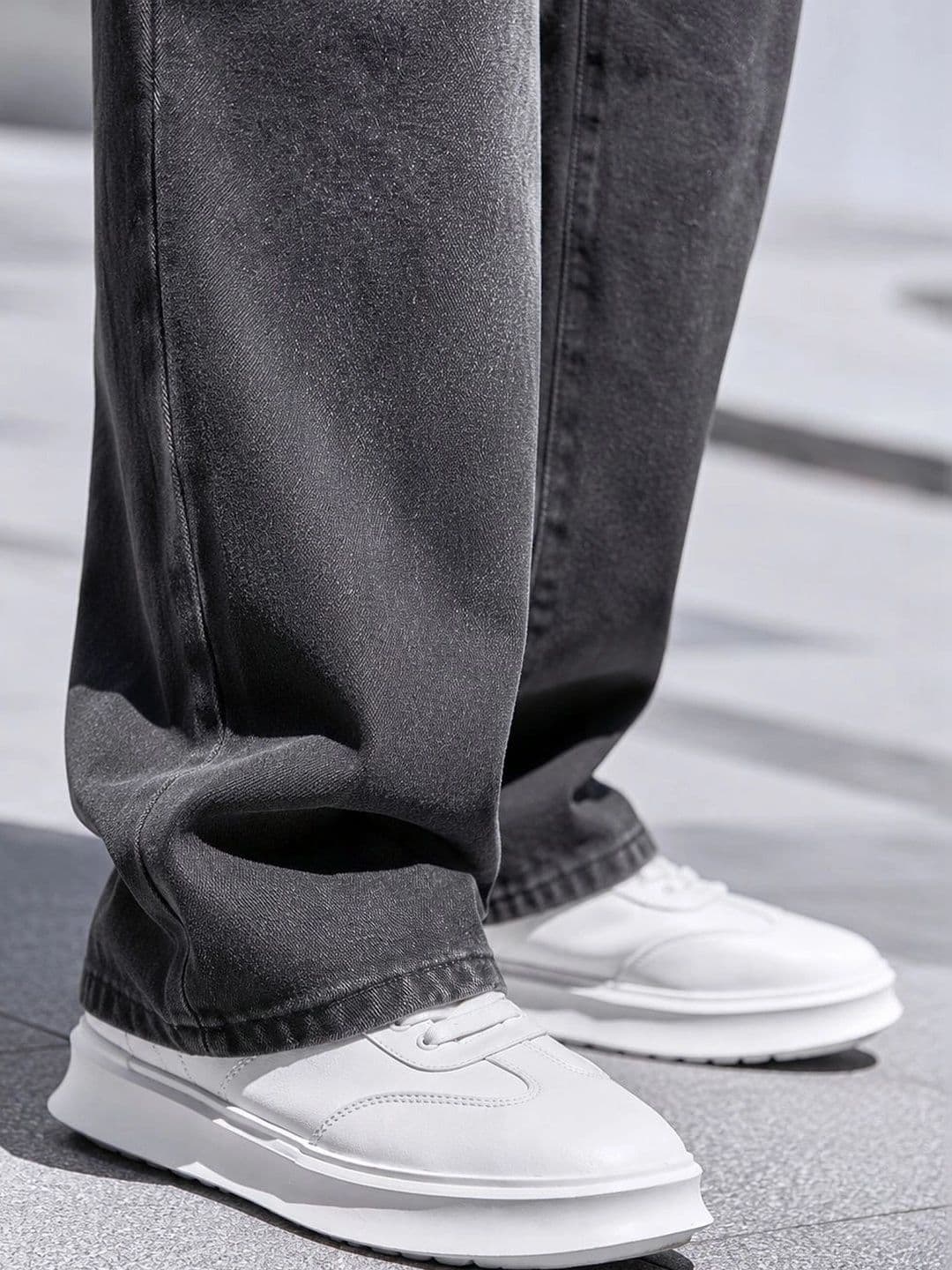 BREXX Men Wide Leg Mid-Rise Stretchable Jeans thumbnail 3