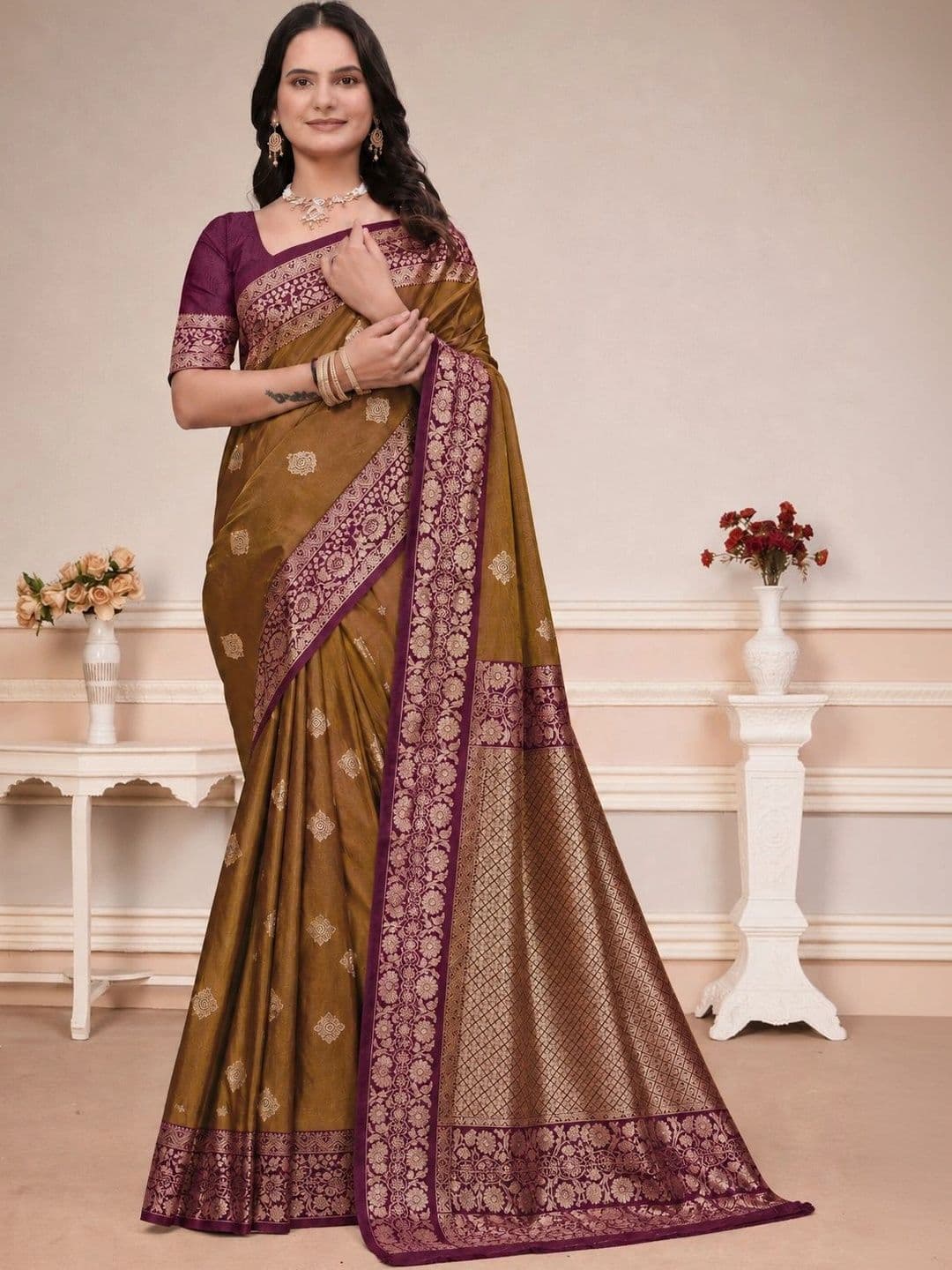 RANGREET Woven Design Zari Saree - view 1