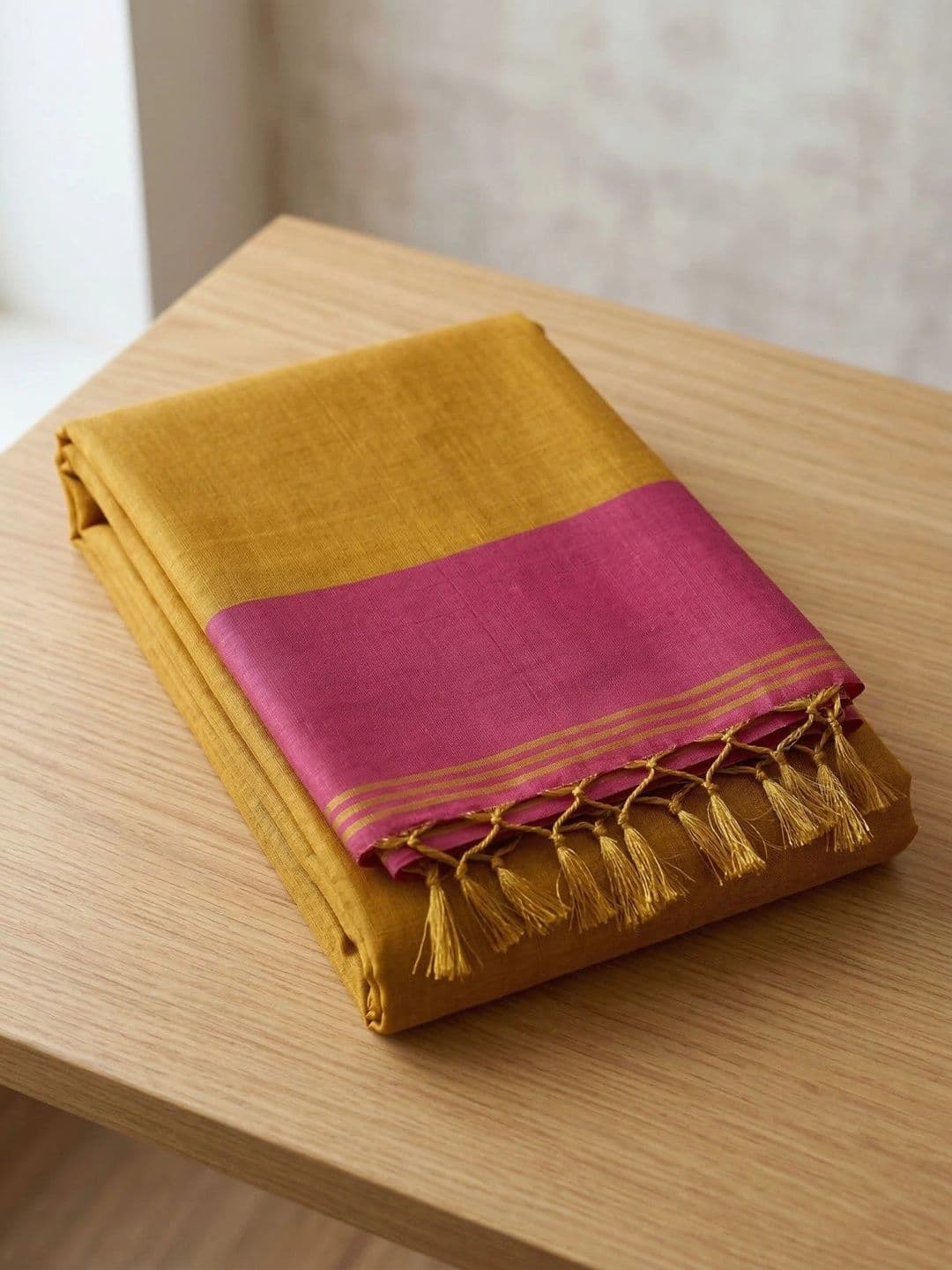 Mitera Woven Design Tissue Saree thumbnail 2
