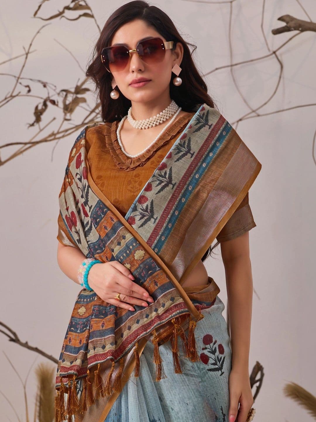 Moda Rapido Floral Linen Blend Designer Saree thumbnail 2