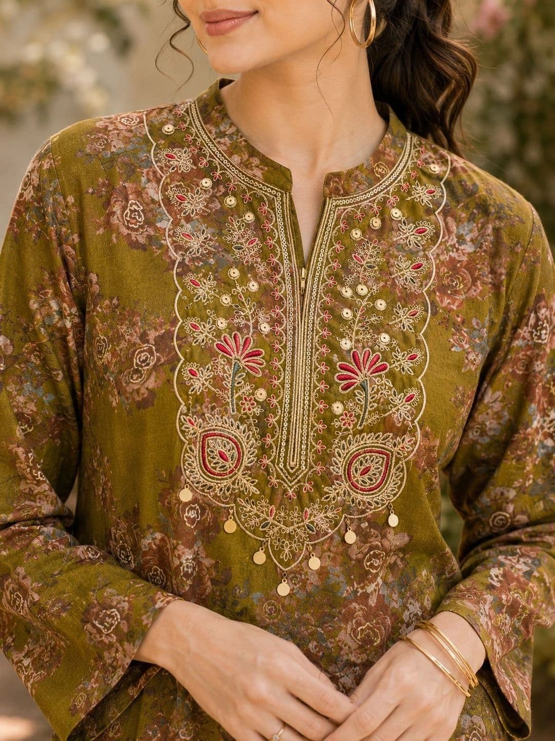 Nayam By Lakshita Women Floral Printed Regular Thread Work Kurta with Trousers thumbnail 4