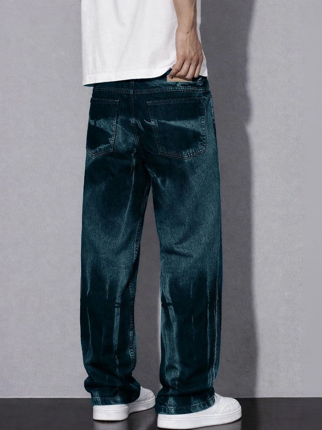 VERTICALS Men Straight Fit Mid-Rise Coated Jeans thumbnail 4
