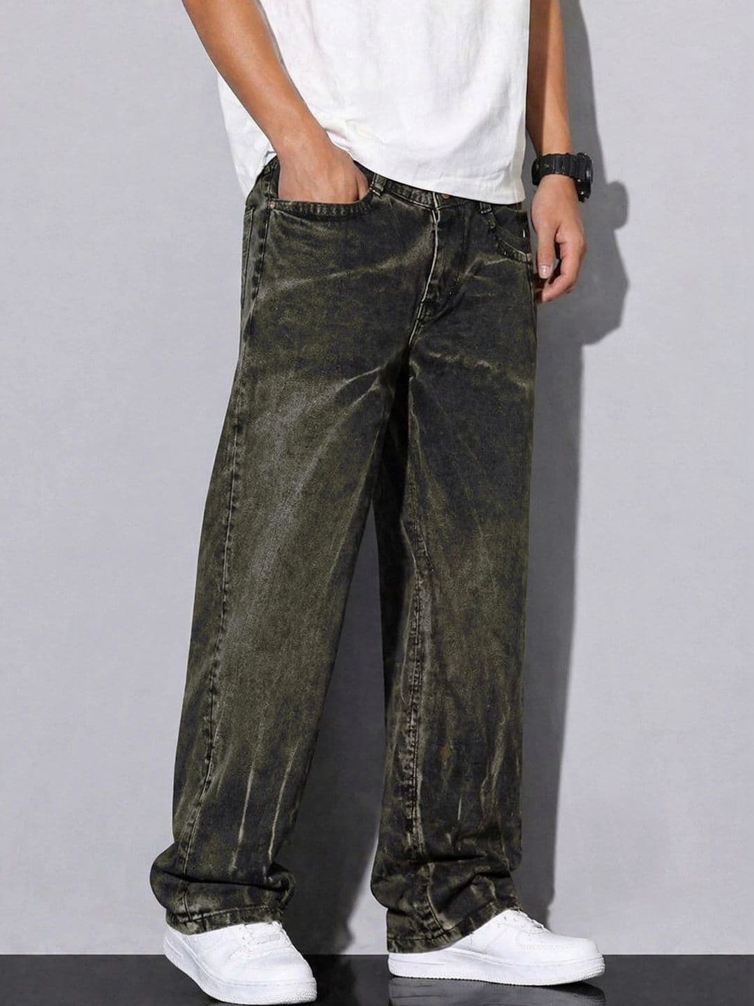 VERTICALS Men Straight Fit Mid-Rise Jeans thumbnail 4