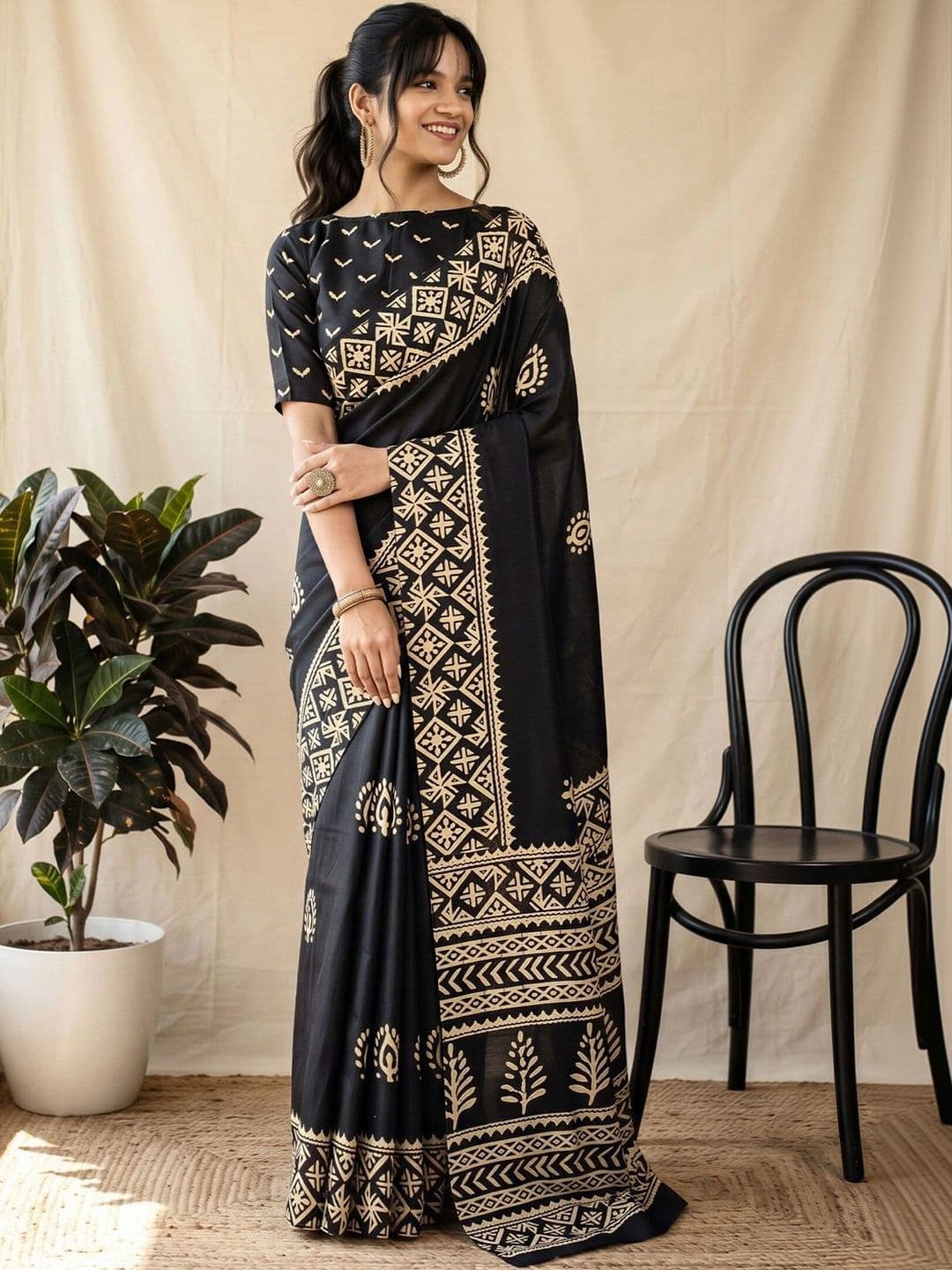 Anouk Batik Designer Block Print Saree thumbnail 7
