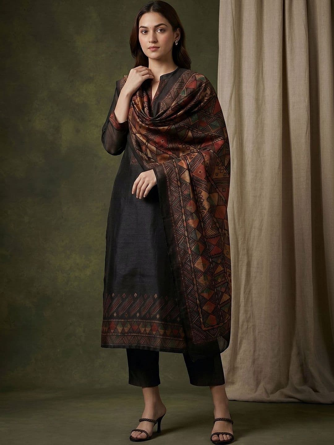 Sangria Women Ethnic Motifs Regular Thread Work Chanderi Silk Kurta with Trousers & With Dupatta thumbnail 5