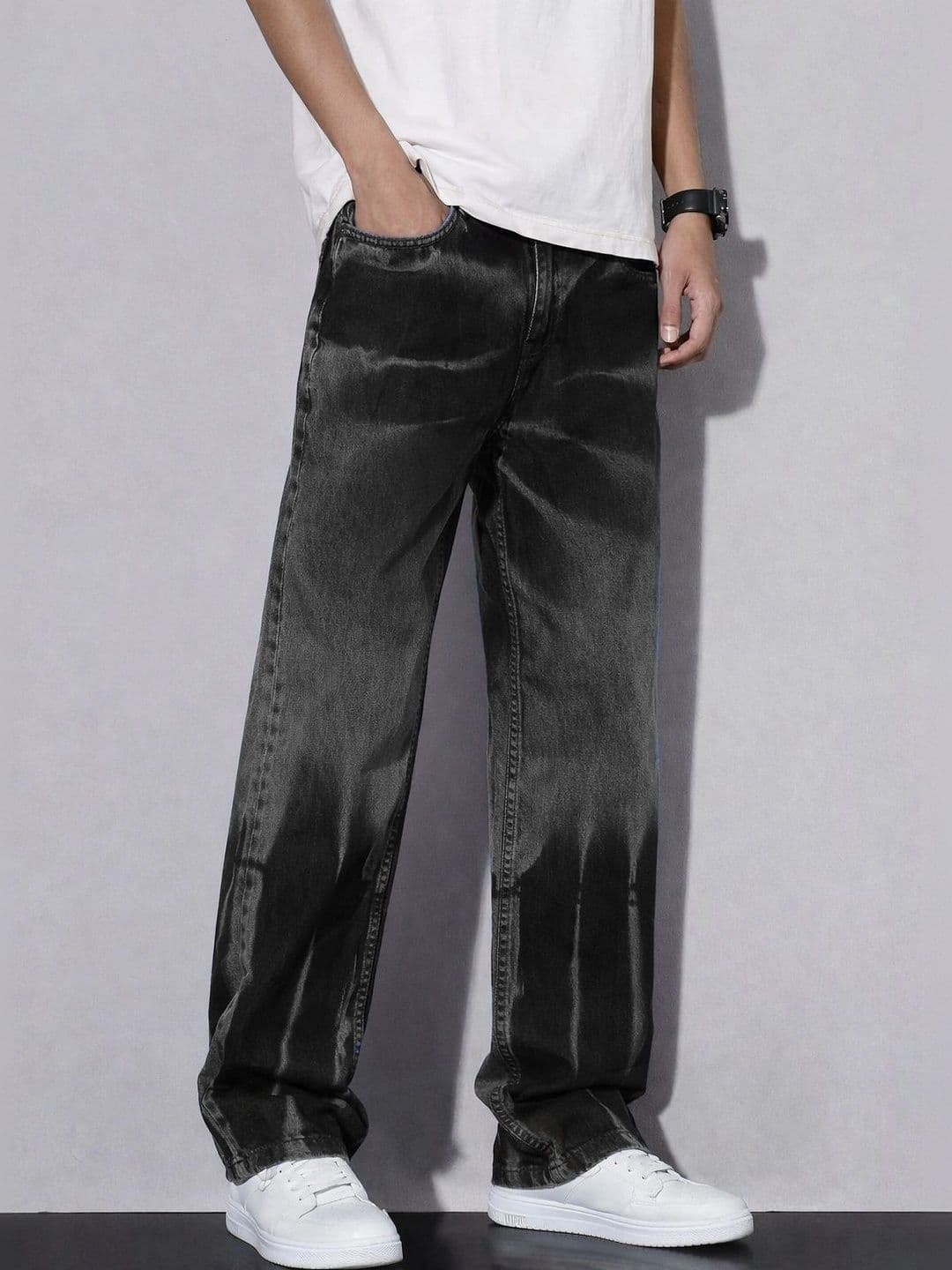 VERTICALS Men Straight Fit Mid-Rise Jeans thumbnail 3