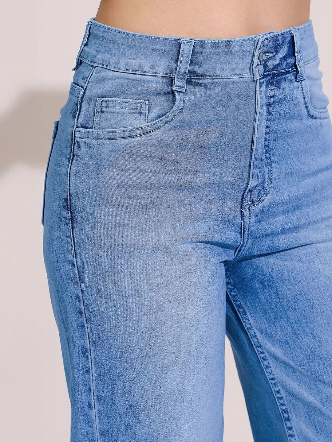 DOLCE CRUDO Women Wide Leg High-Rise Light Fade Stretchable Jeans thumbnail 3