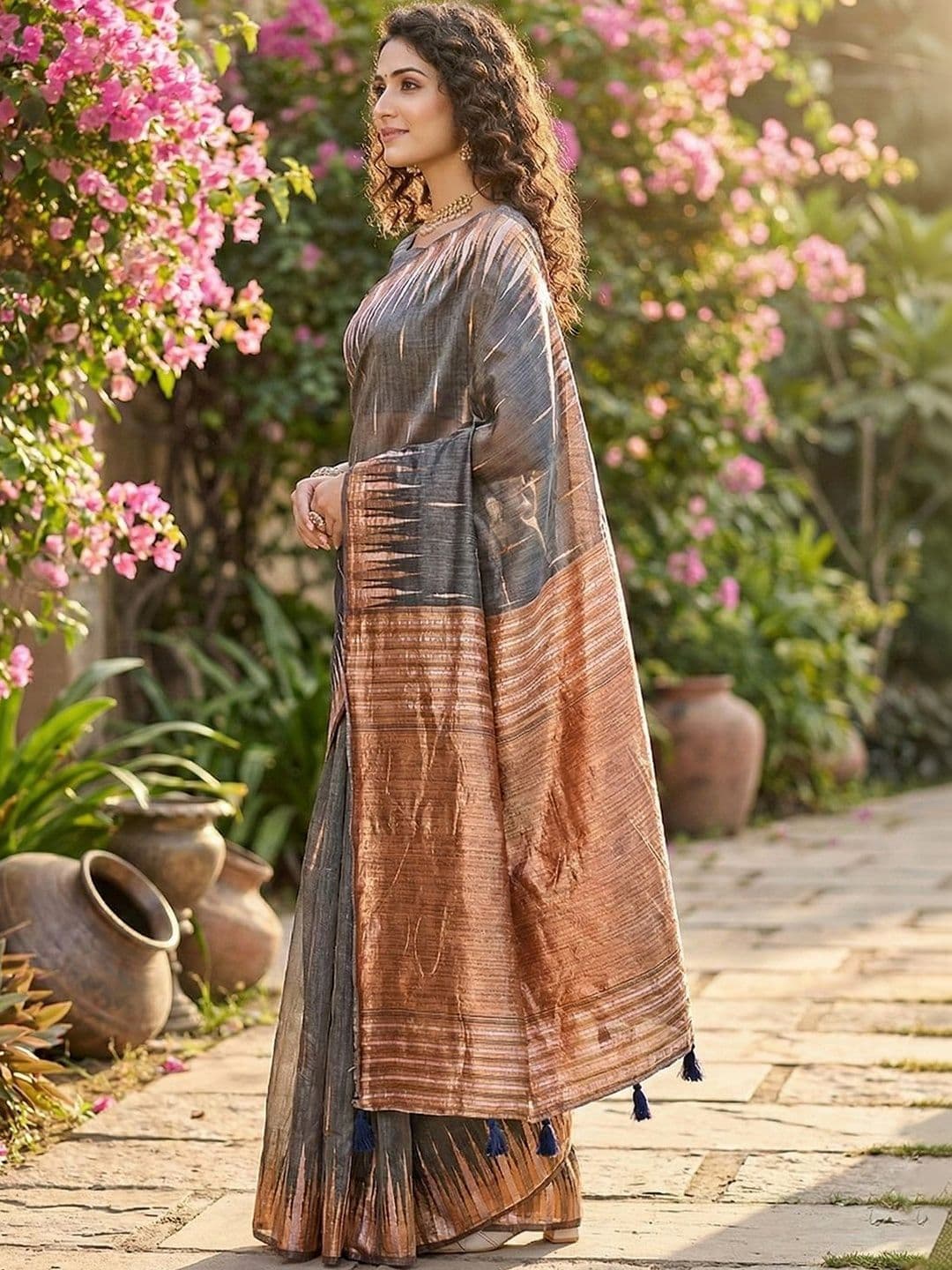 Mitera Striped Saree thumbnail 3