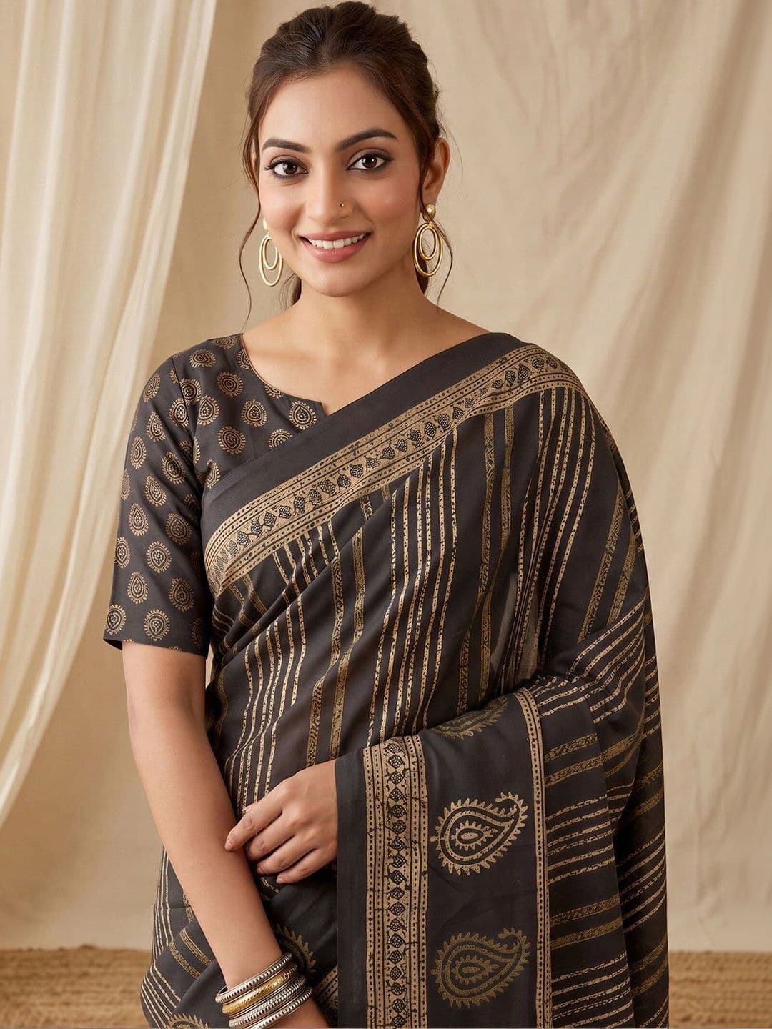 Anouk Striped Silk Blend Designer Block Print Saree thumbnail 4