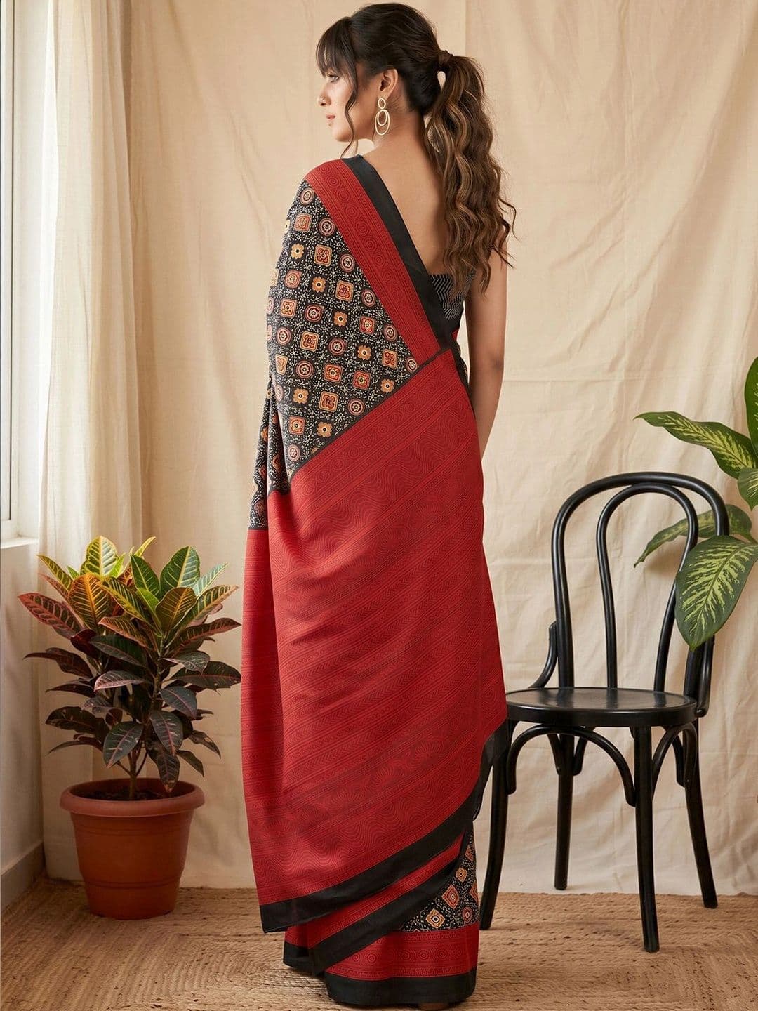 Anouk Bandhani Silk Blend Fusion Block Print Saree thumbnail 2