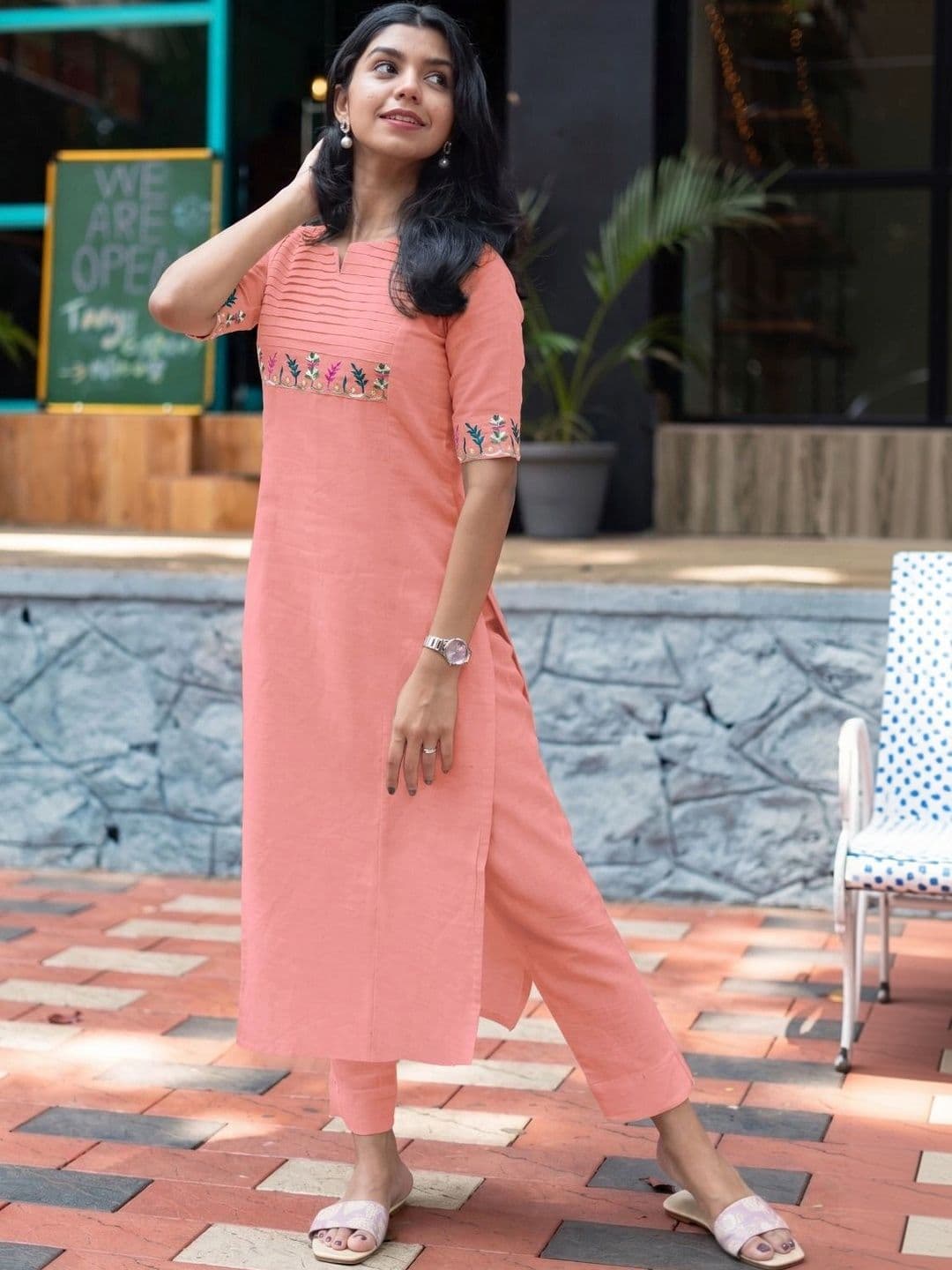 ZestLeaf Women Ethnic Motifs Embroidered Thread Work Kurta thumbnail 2