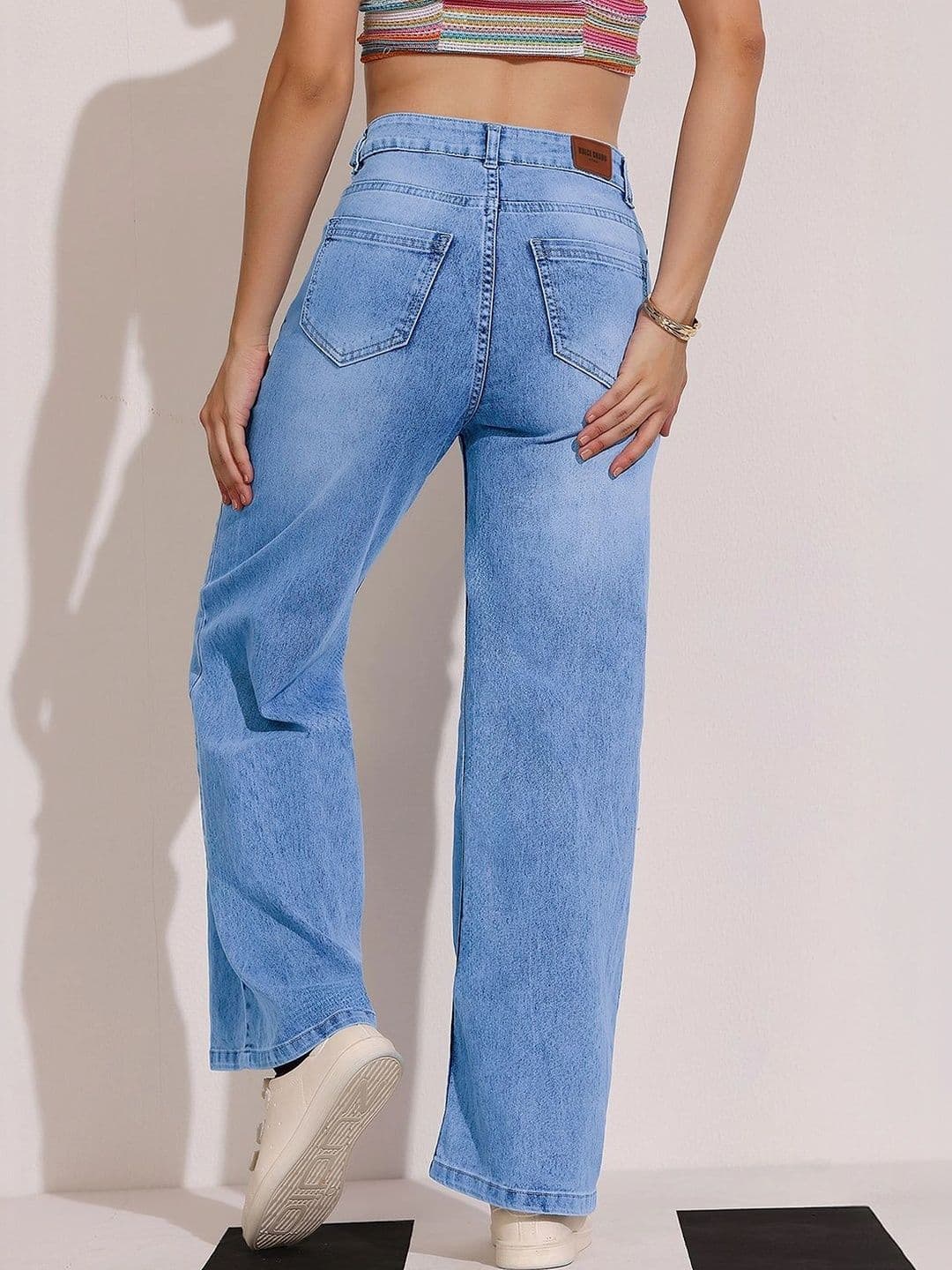DOLCE CRUDO Women Wide Leg High-Rise Light Fade Stretchable Jeans thumbnail 2