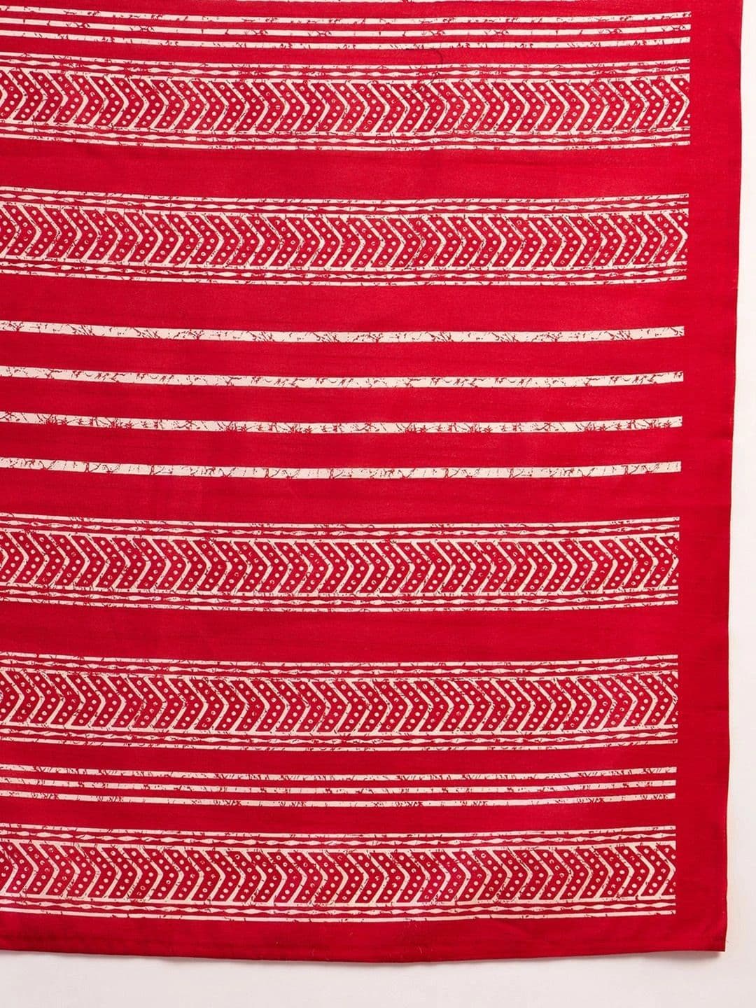 Anouk Women Ethnic Motifs Silk Blend Designer Block Print Saree thumbnail 5