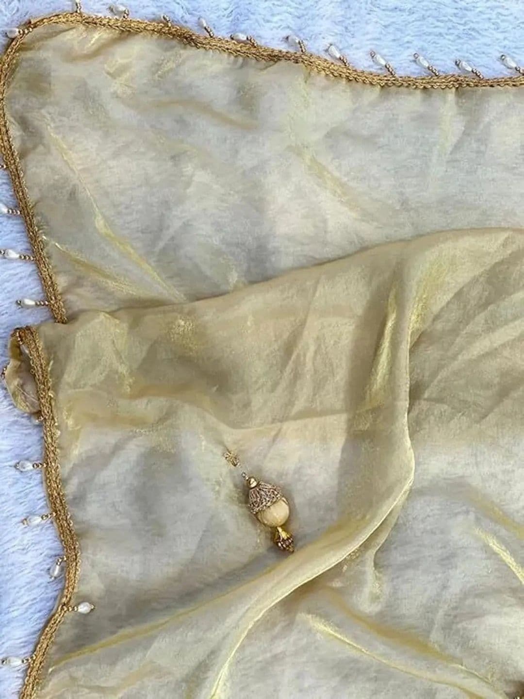 LabelVASTRA Embroidered Silk Blend Saree thumbnail 2